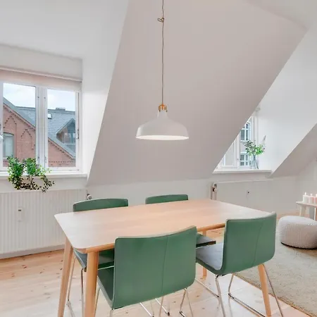 Cozy Scandinavian Flat In The Heart Of Lägenhet